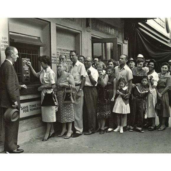 Vintage Circulated NYC 1953 New York City Subway Token Pendant. - Picture 7 of 10